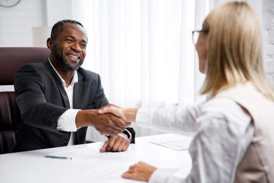 5 Common Client Service Specialist Interview Questions Answers